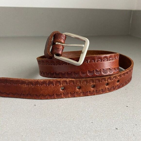 Vintage Women's Embossed Brown Leather Western Boho Silver Buckle Belt - Picture 7 of 8